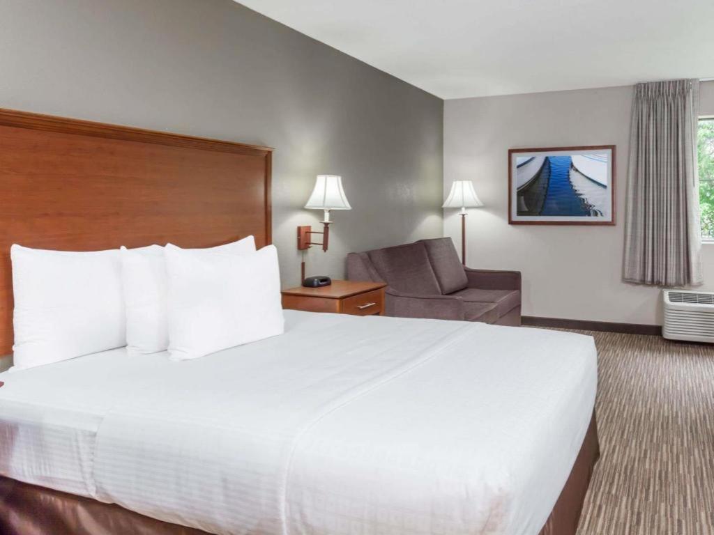 Days Inn Springfield South Экстерьер фото
