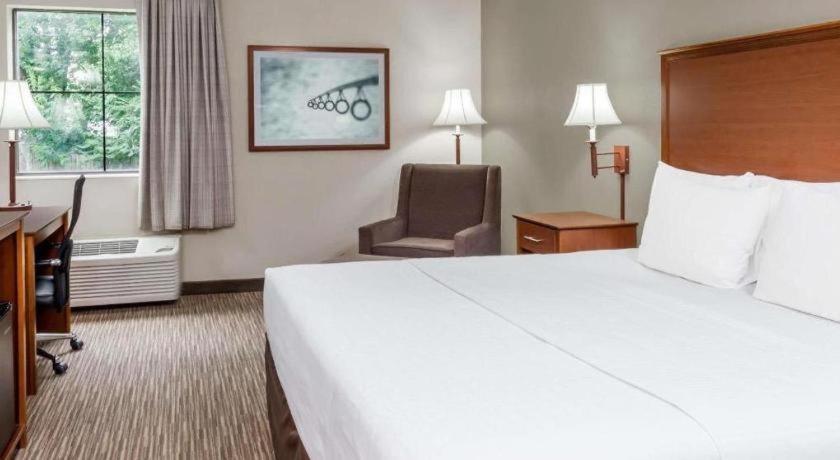 Days Inn Springfield South Экстерьер фото