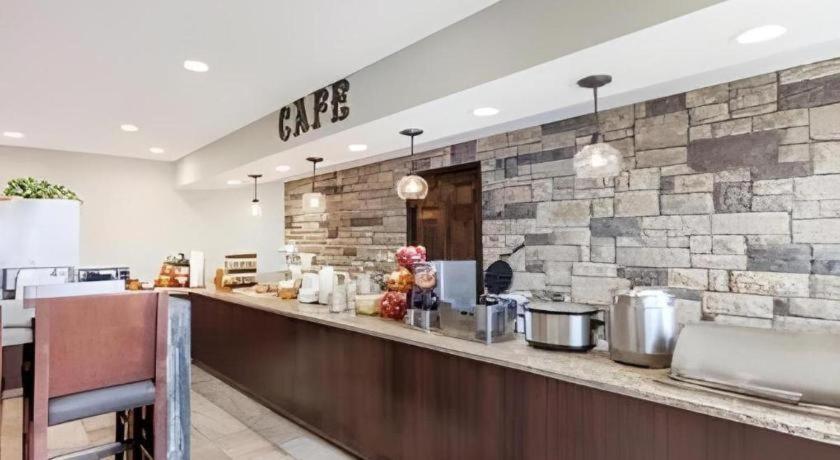 Days Inn Springfield South Экстерьер фото