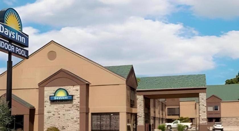 Days Inn Springfield South Экстерьер фото
