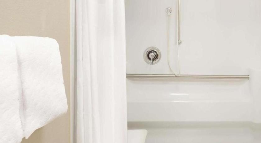 Days Inn Springfield South Экстерьер фото