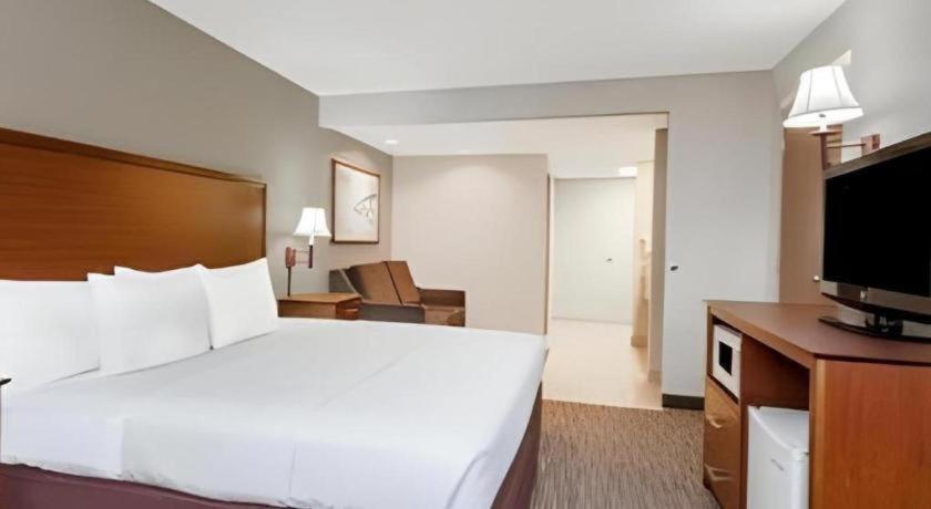 Days Inn Springfield South Экстерьер фото